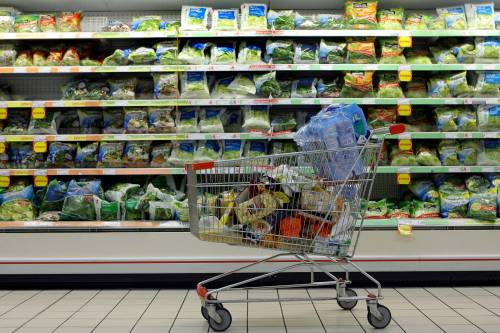 I consumi tornano ai livelli del 2010 ma lo scenario resta incerto