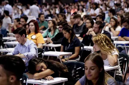 Corsi anti-cristiani all'Università: "Attenti, vogliono convertirvi"