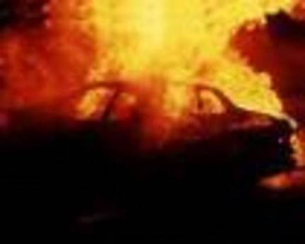 Lecce, incendia l'auto della ex ma parte un colpo di clacson e si ritrova in manette