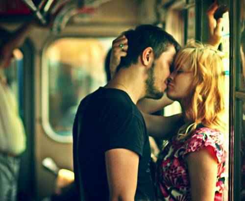 Gli adolescenti in fuga d'amore preferiscono il treno