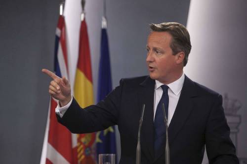 Cameron durissimo sui migranti: "Deportare chi non parla inglese"