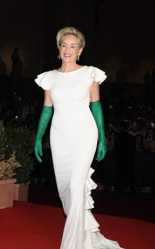 Non solo Sharon Stone Tanti vip da Bocelli per raccogliere fondi