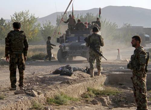 Afghanistan, talebani fanno evadere 400 detenuti