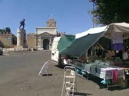 Il degrado di Porta Pia