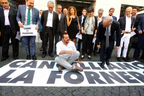 Renzi perde tempo sugli esodati. E la Lega occupa il ministero dell'Economia