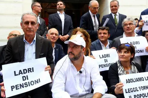 Esodati, Salvini guida l'occupazione del Mef