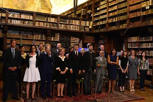 «Belle statuine» da museo Ecco i venti superdirettori