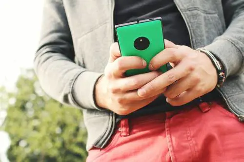 Vi squilla il cellulare in un luogo pubblico? Rischiate la multa
