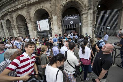 I monumenti chiusi per sciopero. Rabbia dei turisti a Roma e Firenze