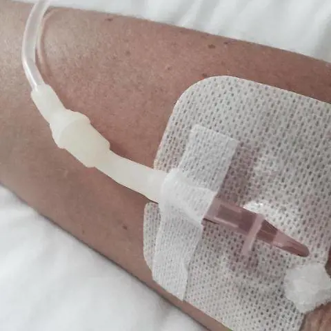 Sangue addosso a un infermiere: lo straniero è sieropositivo