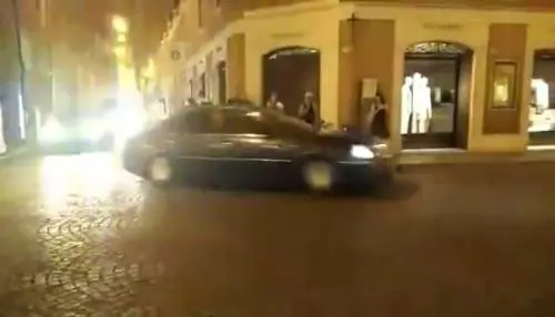 Maxi scorta per Renzi: va alla Festa dell'Unità con 24 auto e 2 moto