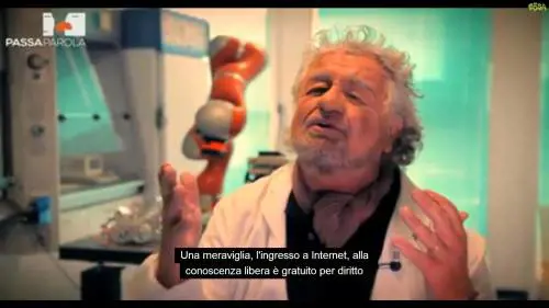 "Governiamo da 25 anni". L'ultimo delirio di Grillo: la "chiamata" dal futuro