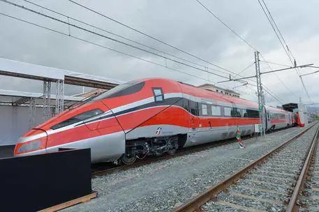 Figuraccia Frecciarossa: inaugura nuova tratta, subito 2 ore di ritardo