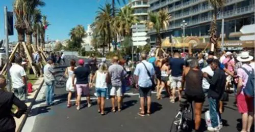 Genitori separati in difficoltà, il giudice: "Spetta ai nonni  mantenere i nipoti"