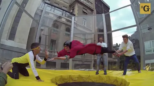 Così ho volato come un paracadutista in centro a Milano