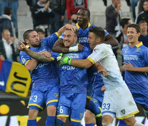 Harakiri Juventus, Frosinone strappa pari