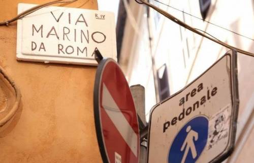 Marino è più presente su Facebook che a Roma: pioggia di pagine e sfottò