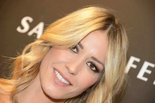 Elena Santarelli, trasparenze a Milano