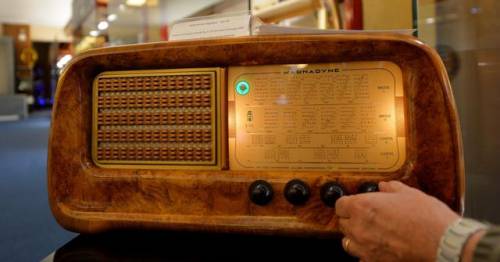 Francia, torna l'autarchia: "Le radio trasmettano più canzoni francesi"