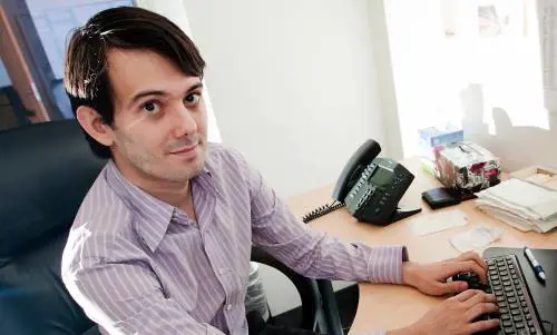 L'uomo più cattivo del mondo ci ripensa: giù il prezzo del farmaco anti-Aids