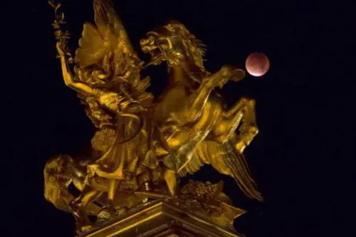 L'eclissi di superluna, foto e impressioni