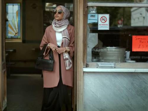 H&M indossa il velo islamico: "Ostenta, non vergognarti"