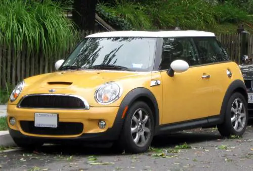 Bmw sotto inchiesta in Usa per i crash test sulla Mini Cooper