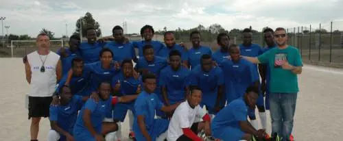 A Sassari la prima squadra di calcio formata solo da profughi