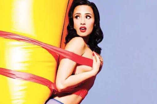 Demi Lovato, topless per Complex Magazine