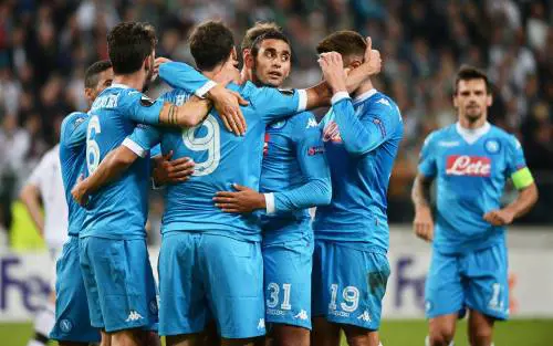 Napoli ok in Polonia: Martens e Higuain liquidano il Legia