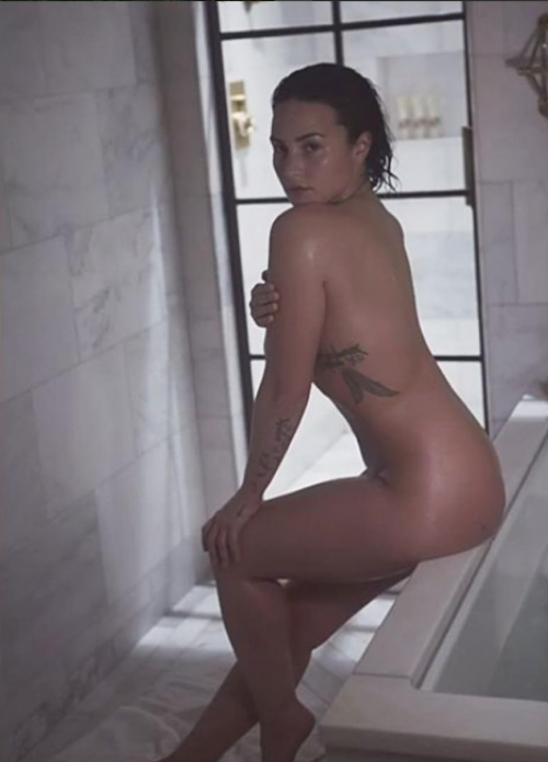 Demi Lovato tutta nuda senza Photoshop