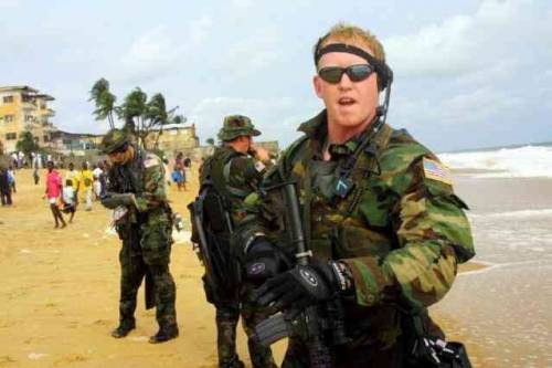 L'Isis vuole uccidere il Navy Seal che eliminò Osama Bin Laden