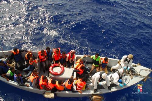 Nuova strage nel Mediterraneo: 100 morti. Tusk: "Rischiamo altri 3 milioni di profughi"