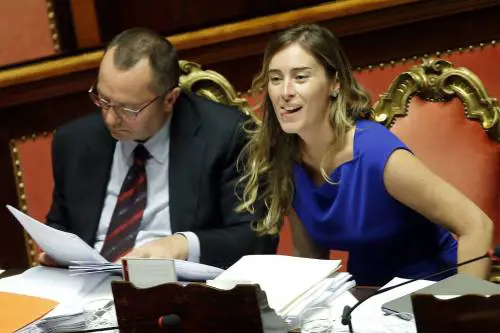 La rabbia dei clienti: "Banca Etruria salvata con i nostri risparmi"