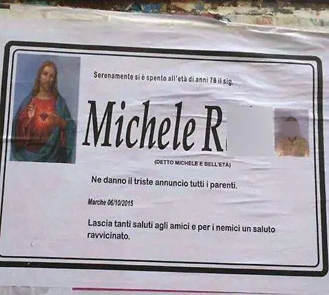 Anziano si finge morto per vedere la reazione degli amici e dei parenti