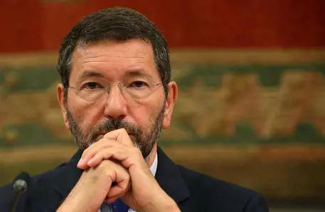 Ecco l'auto di lusso che Marino ha pagato con i soldi dei romani