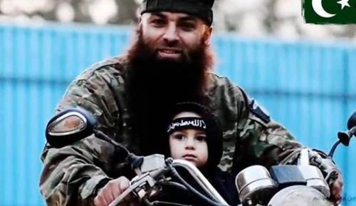 Sgridata dalla maestra minaccia: "Mio padre dell'Isis, fa saltare la scuola"