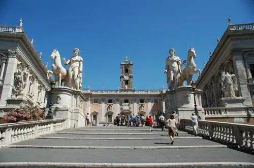 La destra capitolina si divide. Con l'occhio già alle Politiche