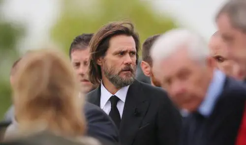 Altri guai per Carrey: "Non pagò il funerale della sua ex fidanzata"