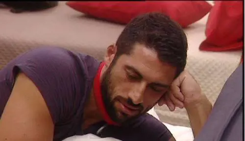 Giovanni Angiolini deve lasciare il Grande Fratello?