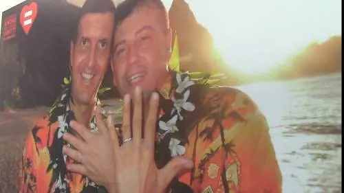 Bologna, da rossa ad arcobaleno per accogliere la farsa del Gay Bride