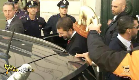 Marino riceve il Tapiro d'oro ma lo rifiuta