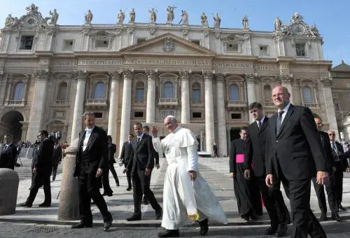 La Chiesa vuole restare neutrale. Ma schiera le «armate» elettorali