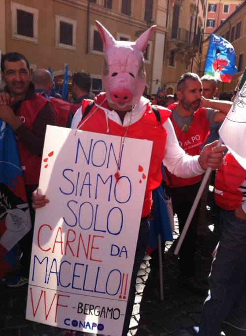 Protesta sindacati di polizia a Montecitorio