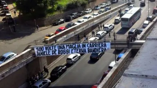 La Roma festeggia de Rossi, 500esima presenza in giallorosso