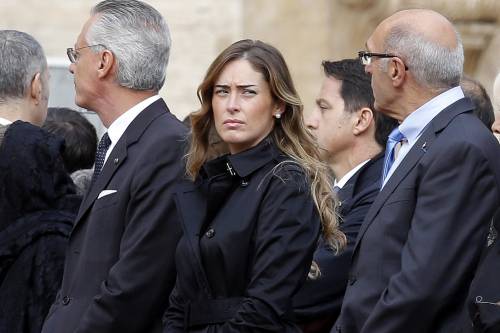 Il ministro Boschi a messa a San Pietro