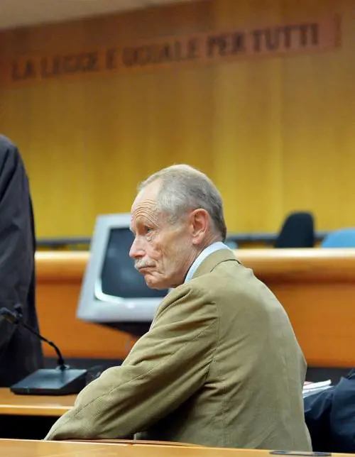 Doppia morale di Erri De Luca: blocca su Facebook chi lo critica