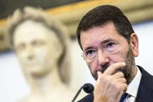 Marino, la smentita della Procura: "Nessuna archiviazione per il sindaco"
