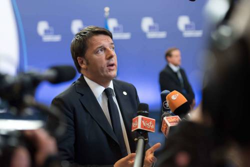 Renzi difende la manovra dagli attacchi della sinistra dem