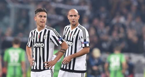 Signora con occhiali Allegri non vede Dybala un caso da 40 milioni